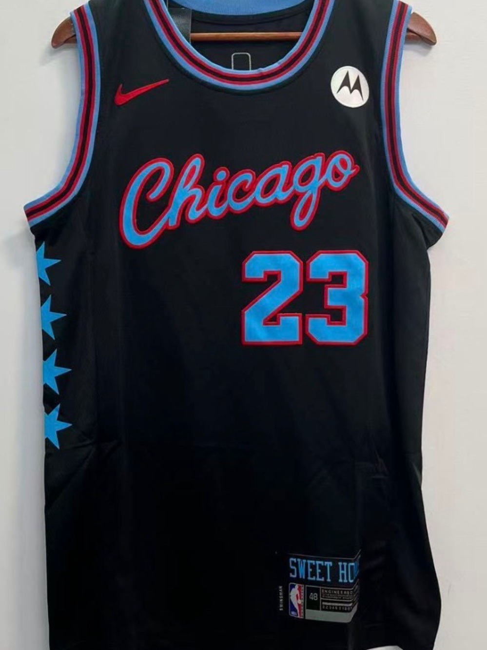 Michael Jordan Bulls #23 Black Basketball Men’s Medium Jersey